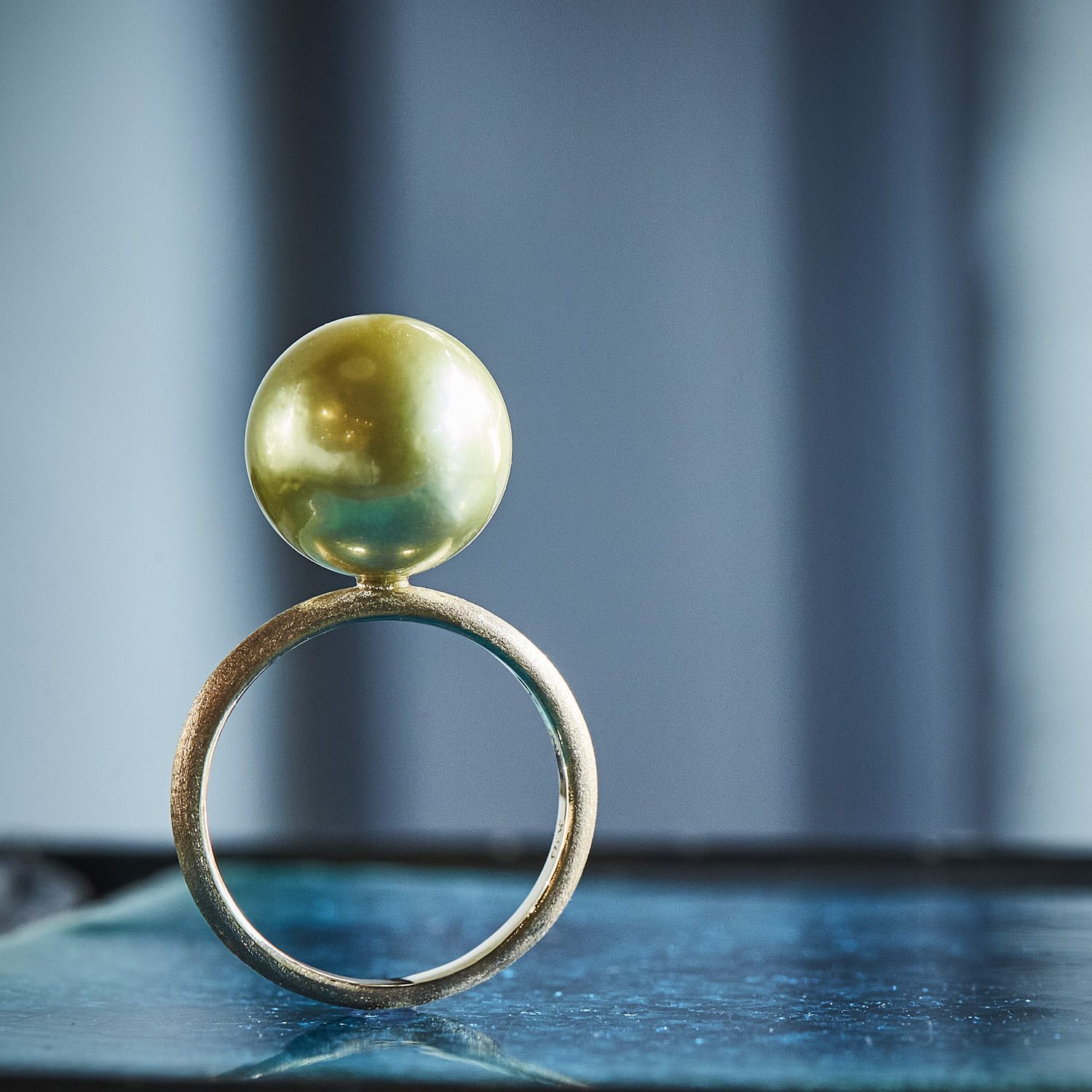 Pistachio pearl ring / 2405-009