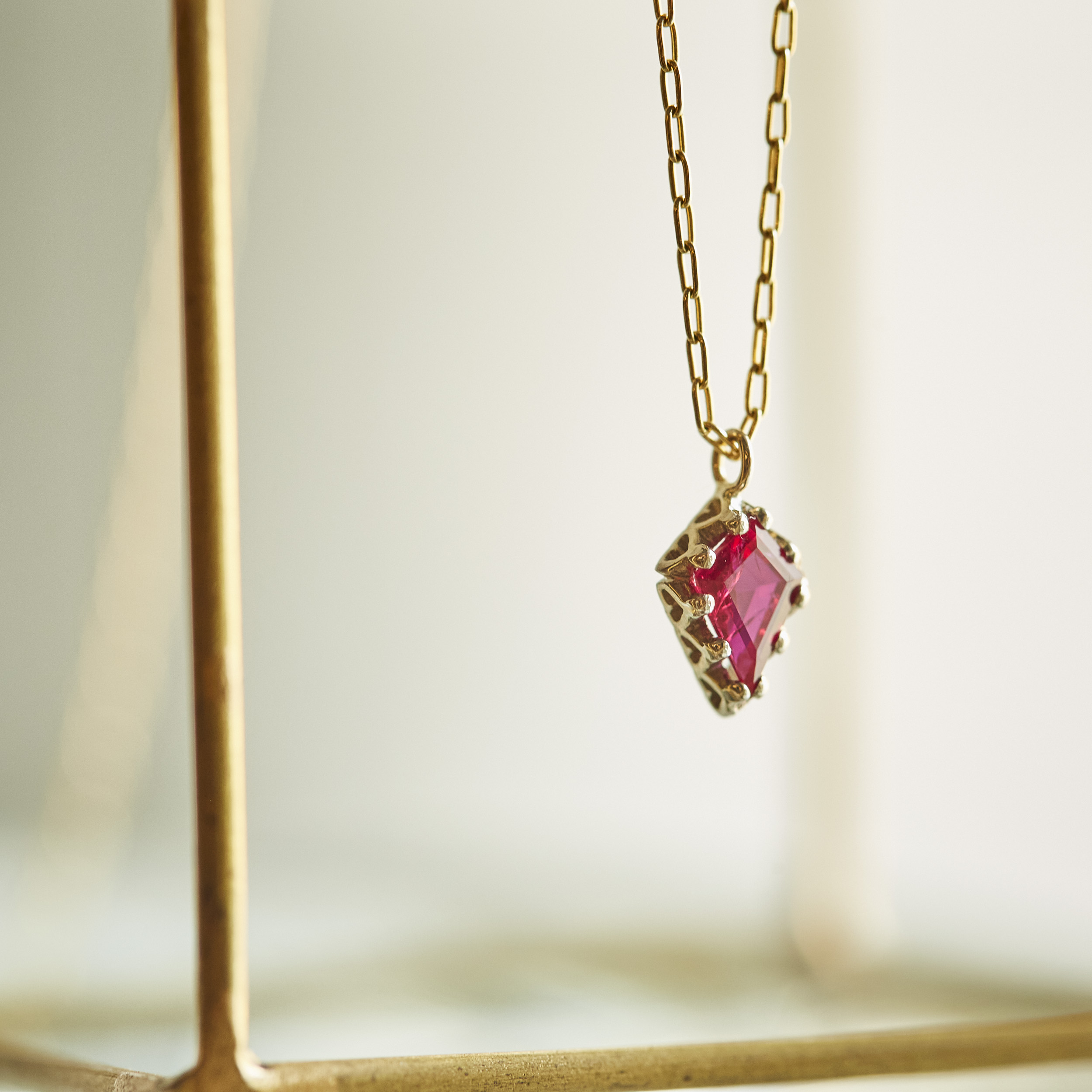 float necklace Ruby / 2409-004