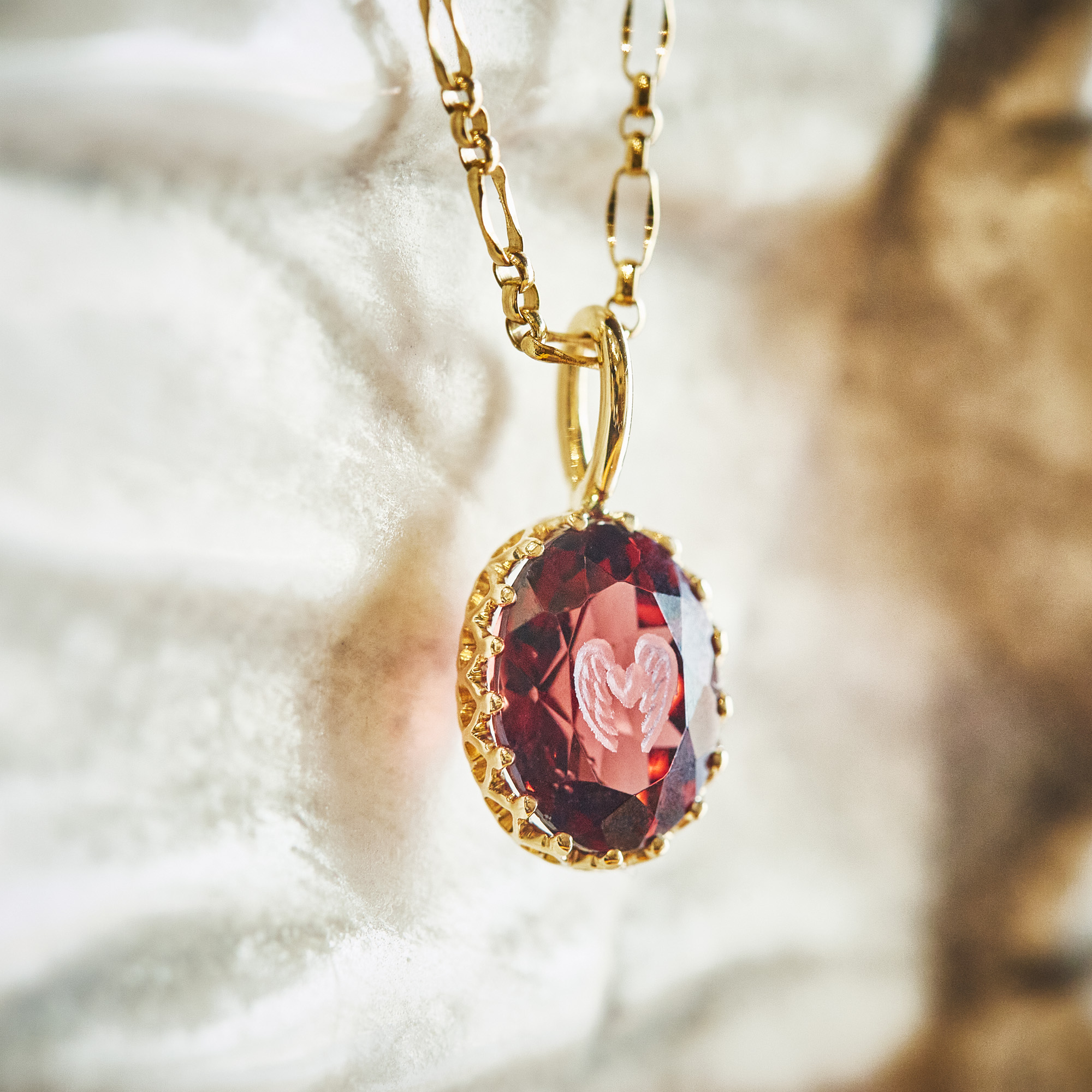float Charm Garnet / 2506-010