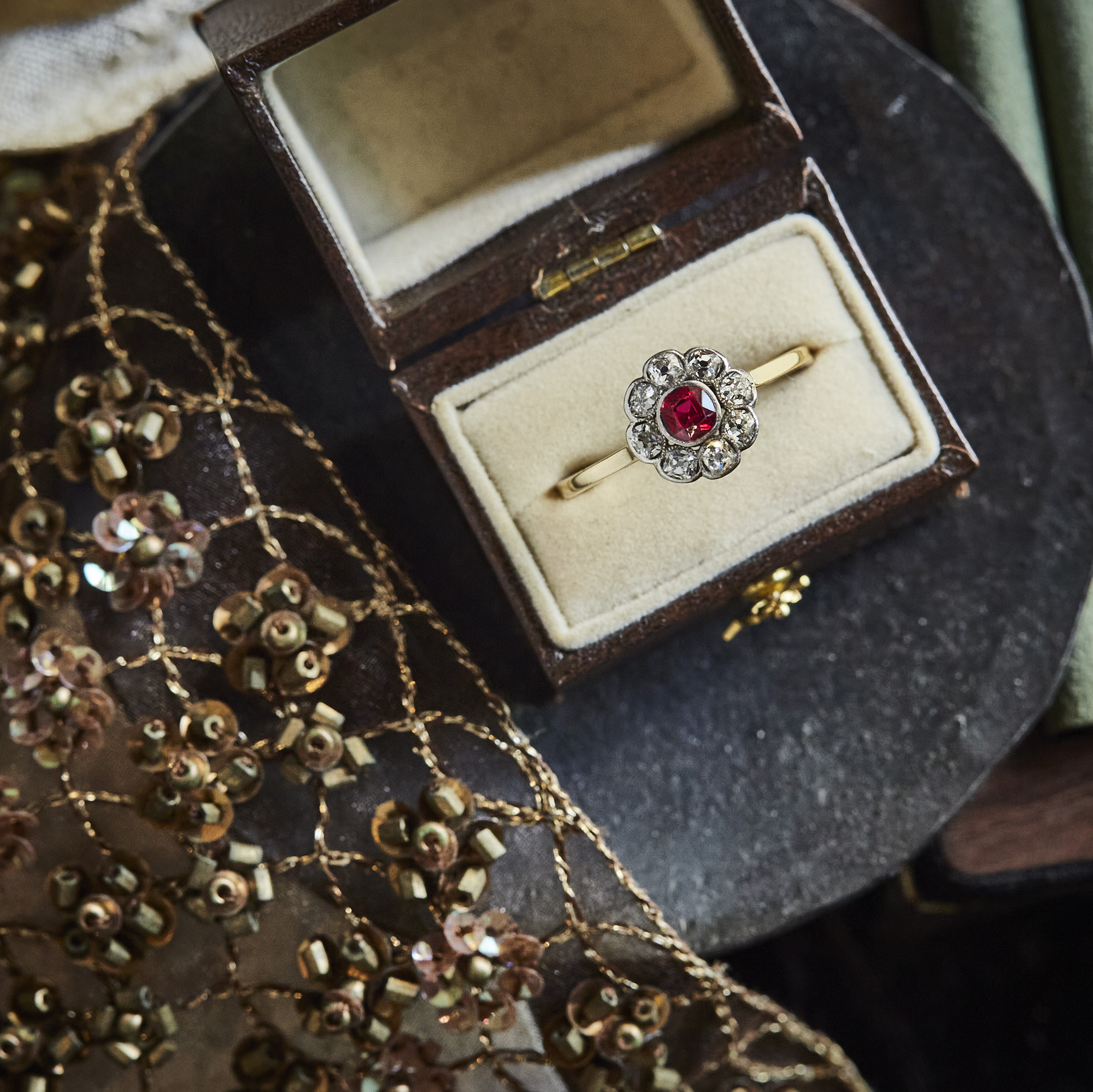 Ruby & Diamond Vintage ring / 2507AU024