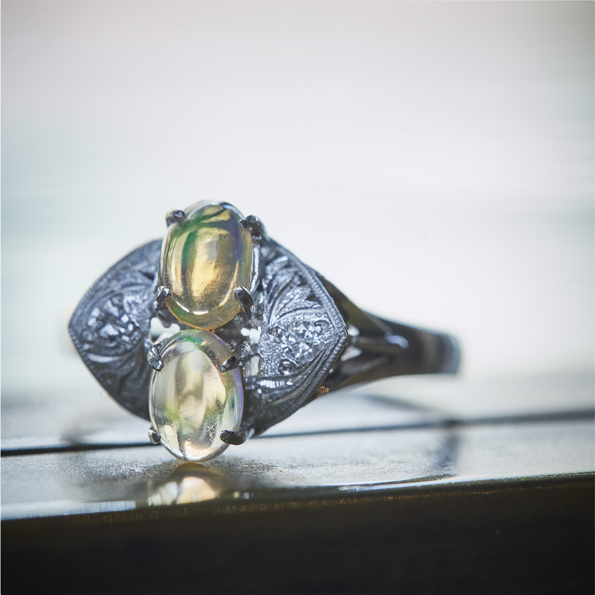 Opal & Diamond Vintage ring / 2507AU018