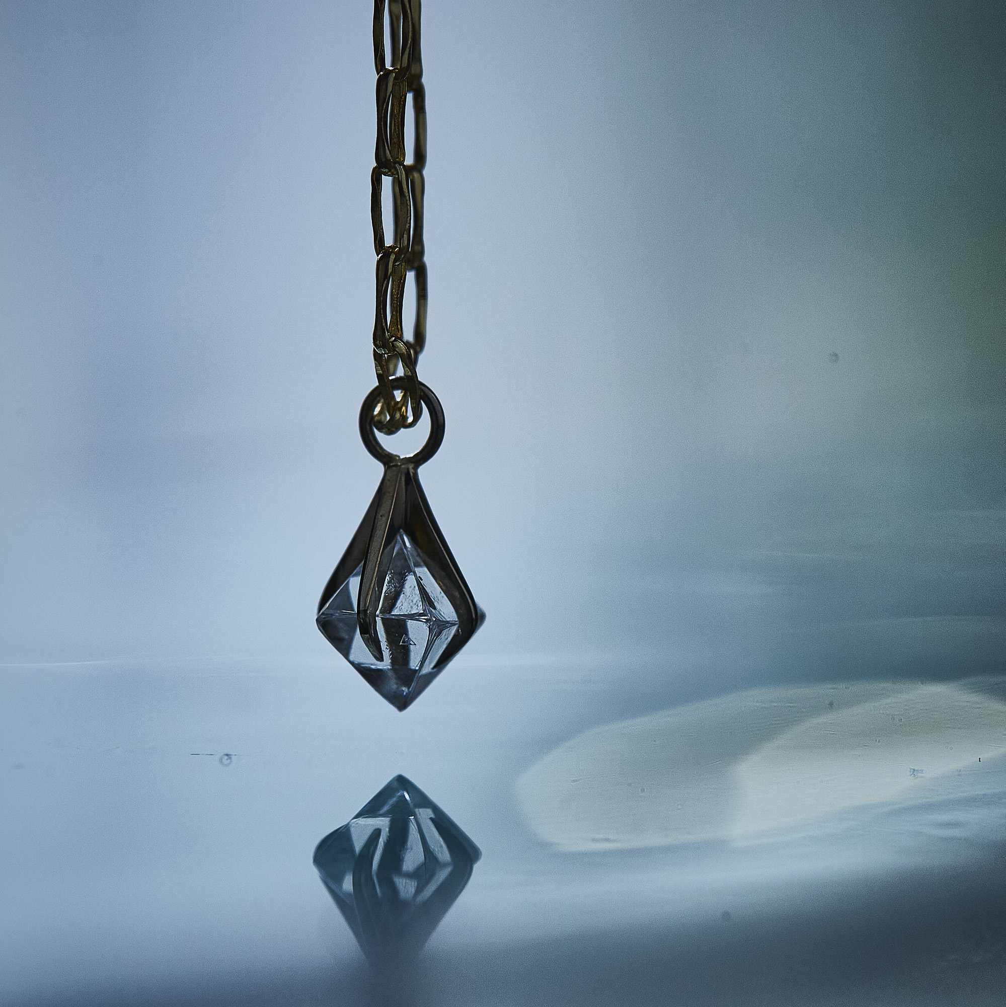 pinched rough diamond pendant / 2508-002