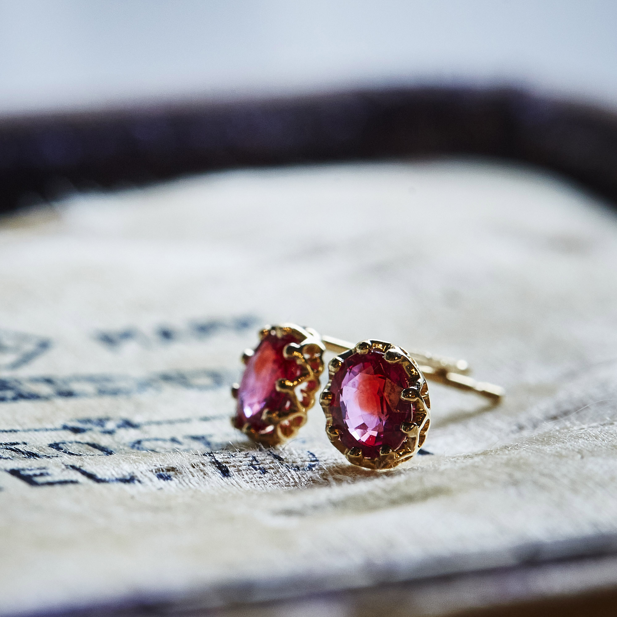 float pierce Ruby / 2510-023