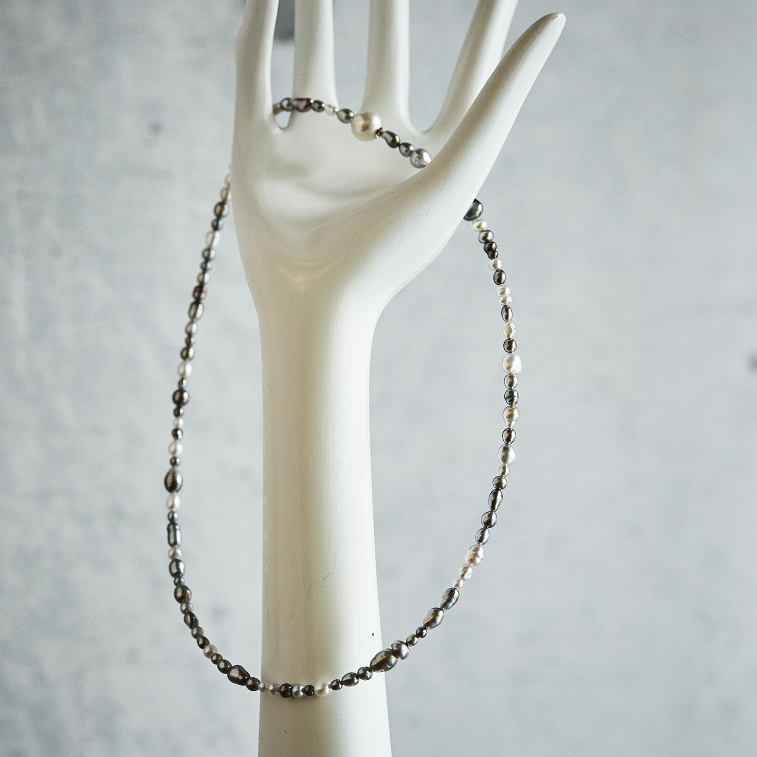 Link multi baby pearl choker / 2510-008