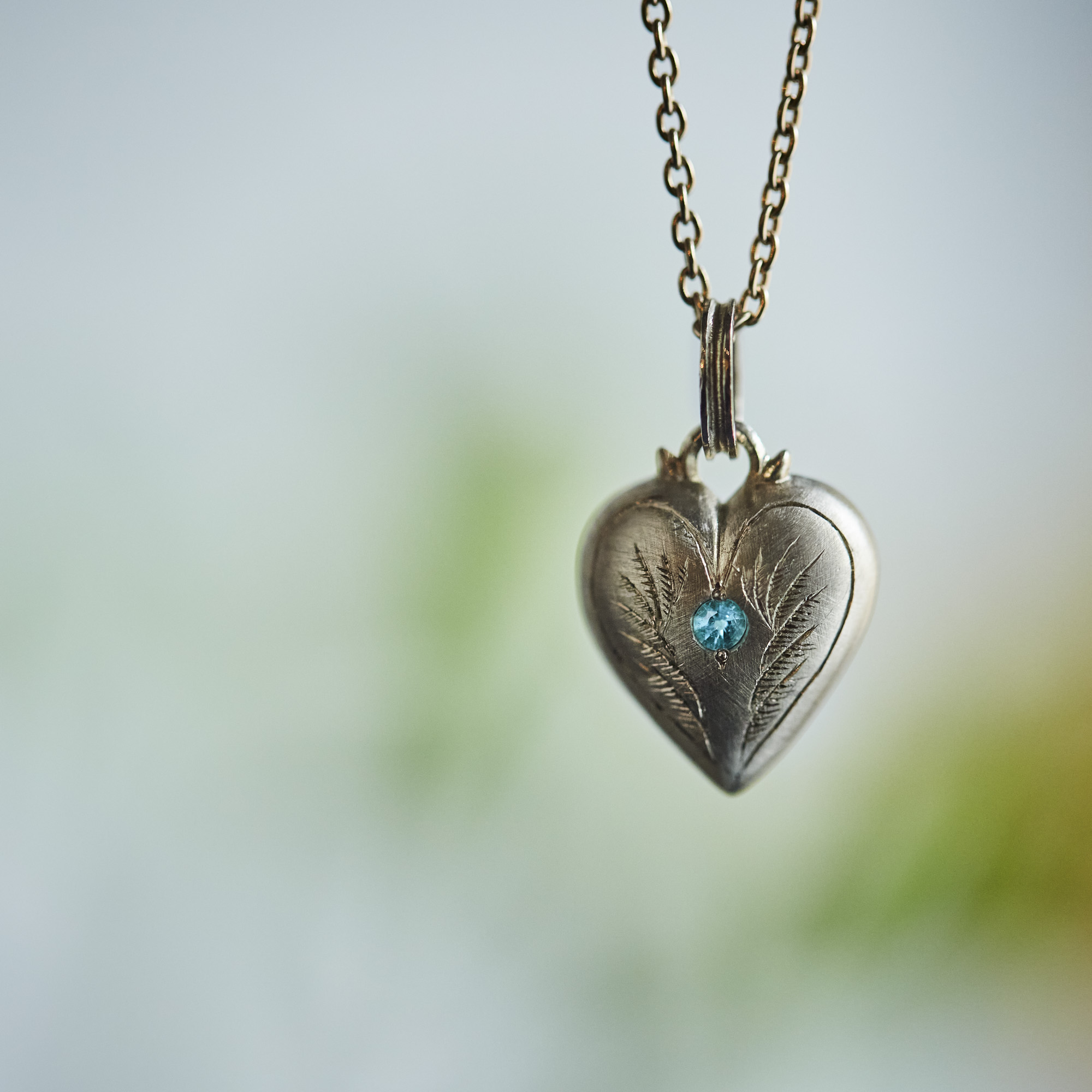 Heart charm Feather / 2603-034